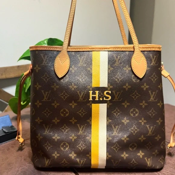 Louis Vuitton Neverfull MM - Picture 12 of 17